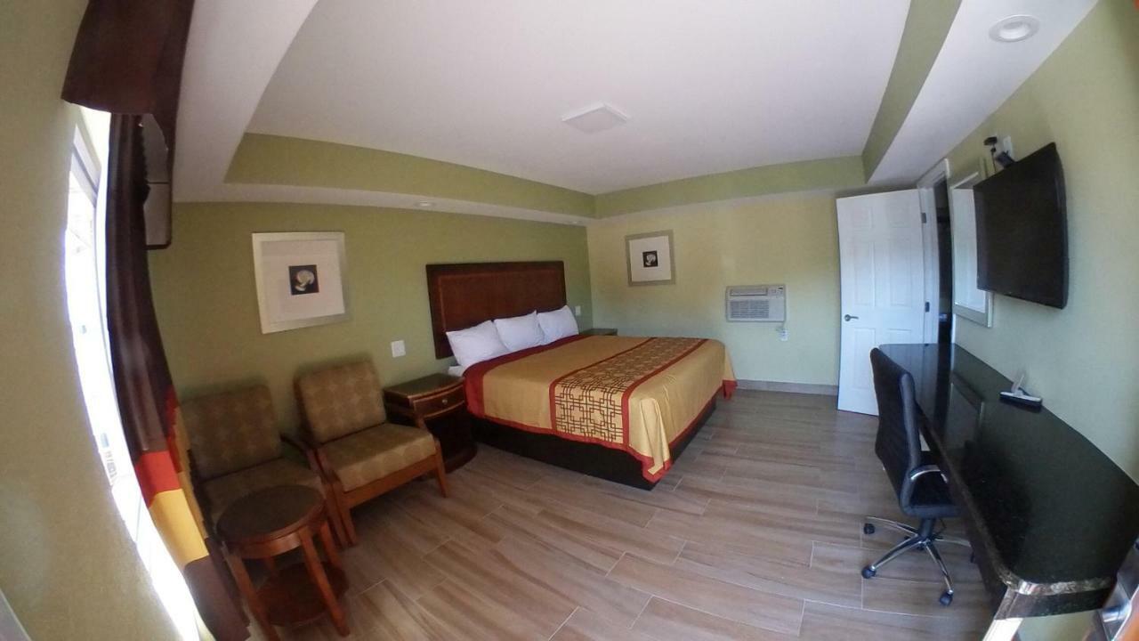 Travel Inn Of Riviera Beach Kültér fotó